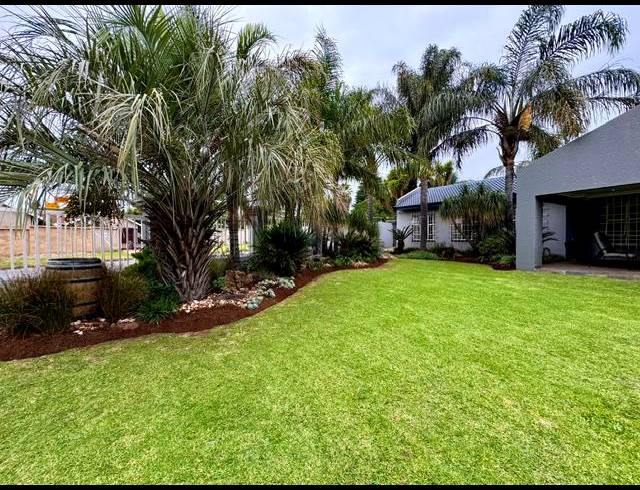3 BEDROOM HOUSE FOR SALE IN ASTON MANOR